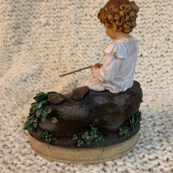 Peace Girl Fishing figurine, 2002. Vintage. - Picture 2 of 5